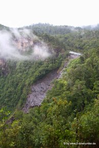 Wasserlose Tully Falls bei Regen