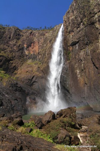 Am Fuße der Wallaman Falls (3)